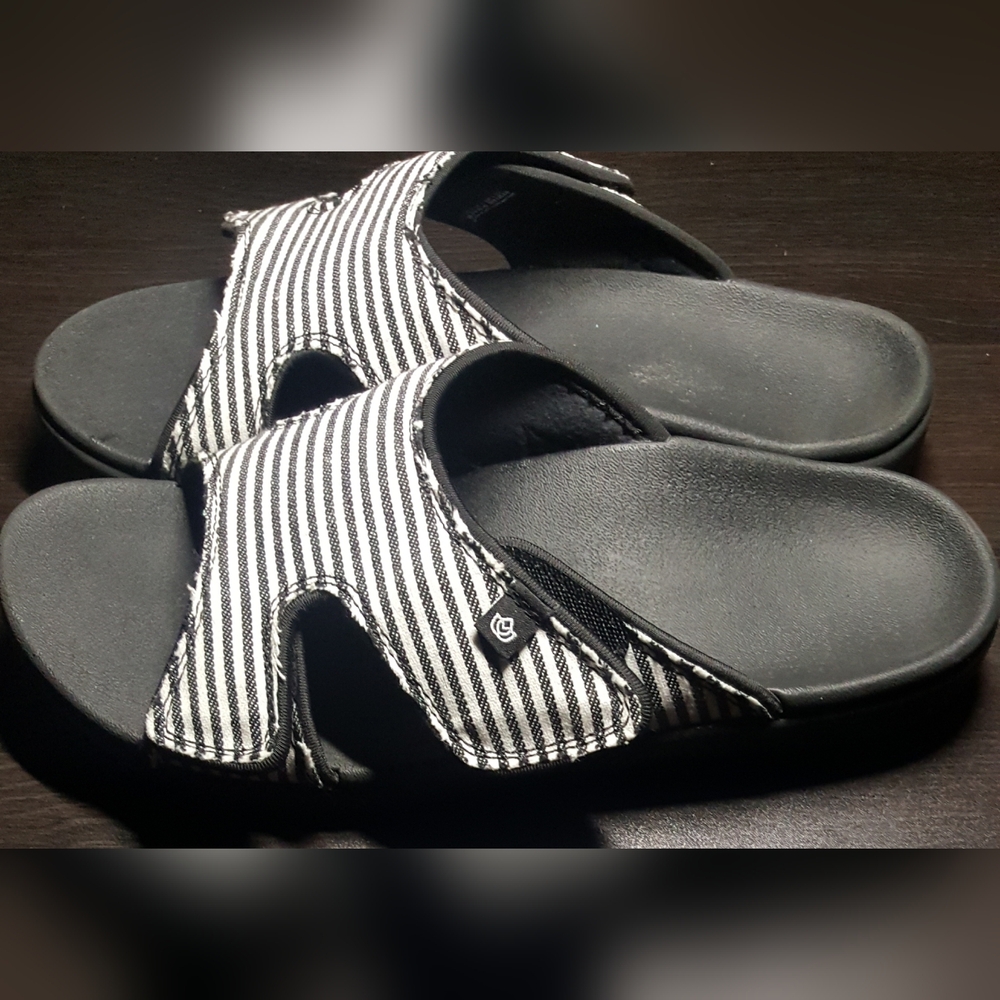 Spenco Kholo Women's Sandals Black Striped Black Sole (size 8.5)
